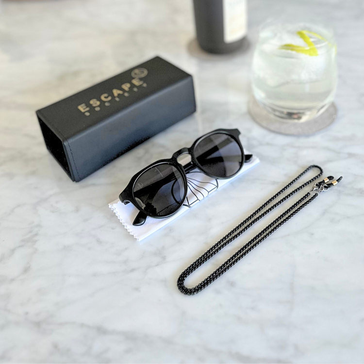 Black Polarised Keyhole Round Lens