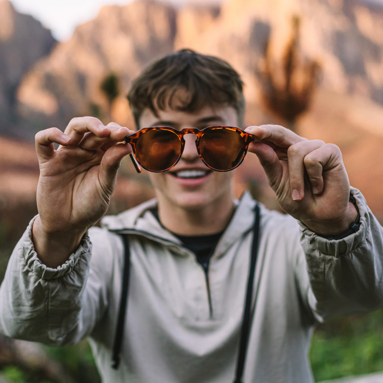 Tortoise Shell Polarised Keyhole Round Lens